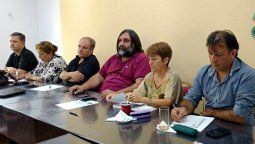 Los seis gremios docentes rechazan la suba de 15% que exige el Gobierno Los seis gremios docentes rechazan la suba de 15% que exige el Gobierno