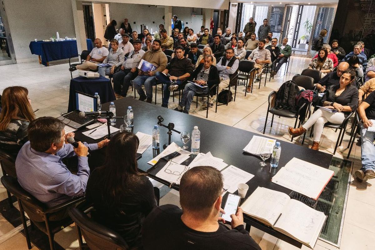 En rechazo a la reforma jubilatoria, Festram lanzó un paro para el jueves 5 en toda la provincia. En rechazo a la reforma jubilatoria, Festram lanzó un paro para el jueves 5 en toda la provincia.