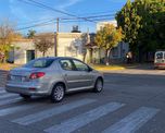 Las calles laterales de barrio Fomento 9 de Julio: un foco de accidentes de tránsito que denuncian los vecinos. Las calles laterales de barrio Fomento 9 de Julio: un foco de accidentes de tránsito que denuncian los vecinos.