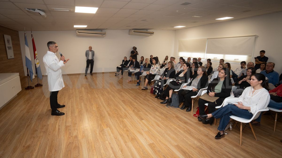 El auditorio de Sanatorio Santa Fe se colmó de profesionales durante la presentación de la nueva Unidad de Reproducción y Fertilidad Humana.