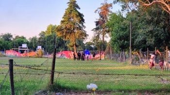 Un hombre fue hallado sin vida dentro de un club de Rosario: se investiga un homicidio