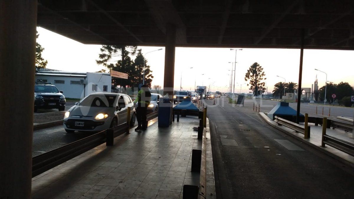 Se formaron largas filas en el ingreso al Túnel Subfluvial desde el lado de Paraná.&nbsp;