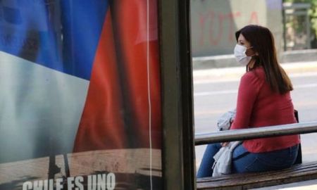 Chile comenzó el mes de abril con cierre de fronteras y restricciones a la circulación en todo el país. Chile comenzó el mes de abril con cierre de fronteras y restricciones a la circulación en todo el país.