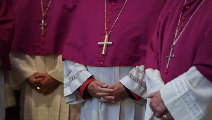 Otros 70 sacerdotes acusados de abusos sexuales en Estados Unidos