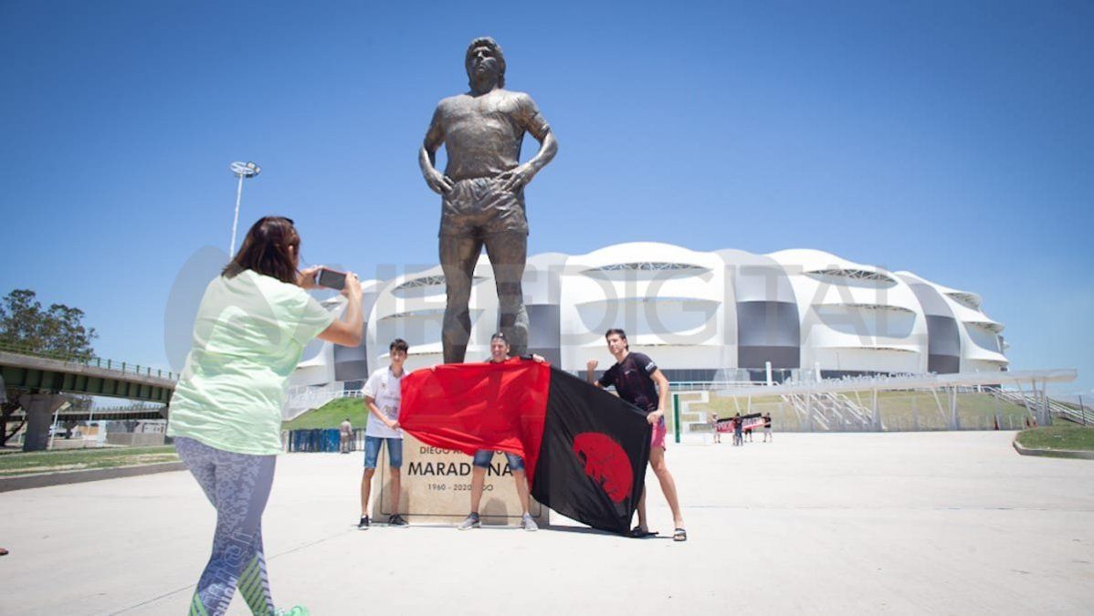 El Trofeo de Campeones se definirá este sábado a partir de las 21.00 en el estadio Madre de Ciudades.