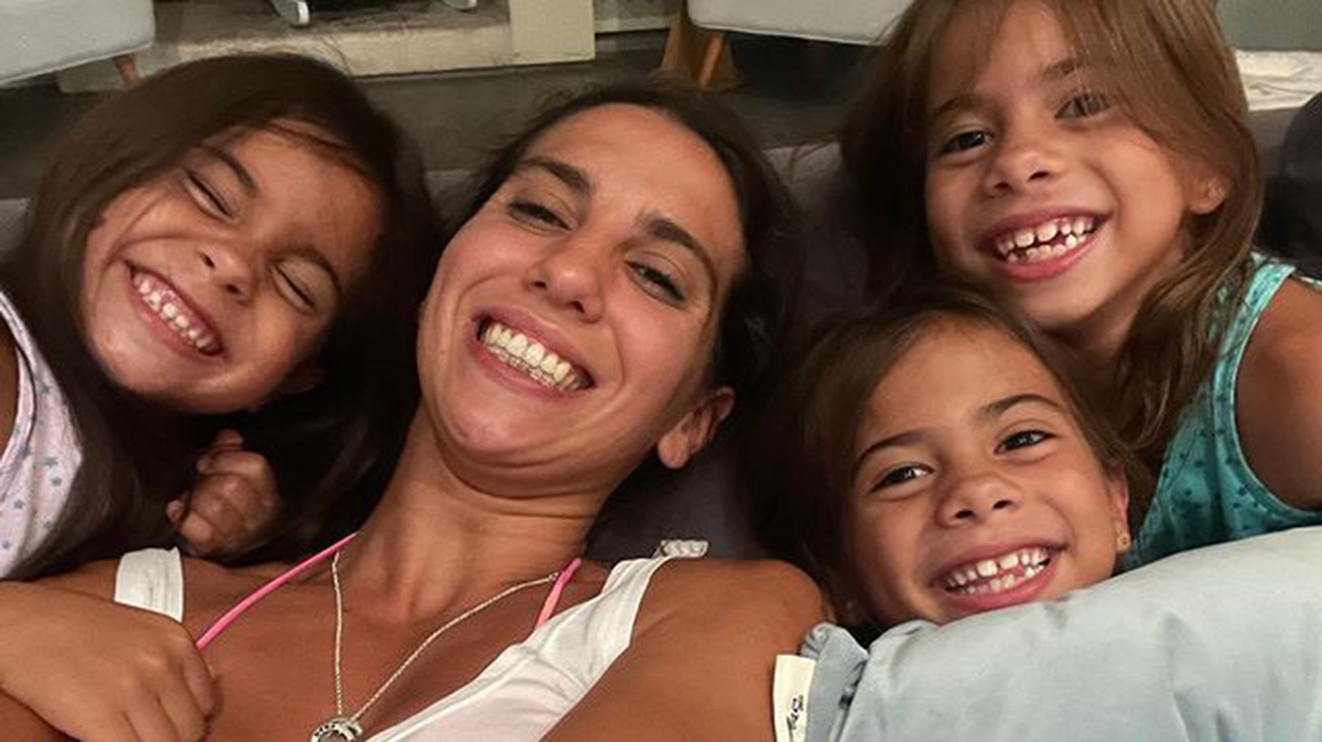 Cinthia Fernández tiene muchos gastos con sus tres hijas.