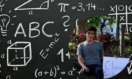 La inspiradora historia del joven que enseña matemáticas gratis en una plaza