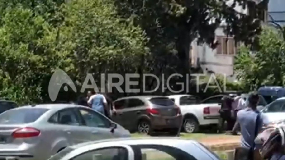 El&nbsp;rufi&aacute;n&nbsp;intent&oacute; ocultarse en un play&oacute;n de autos pero fue advertido por personal policial.&nbsp;
