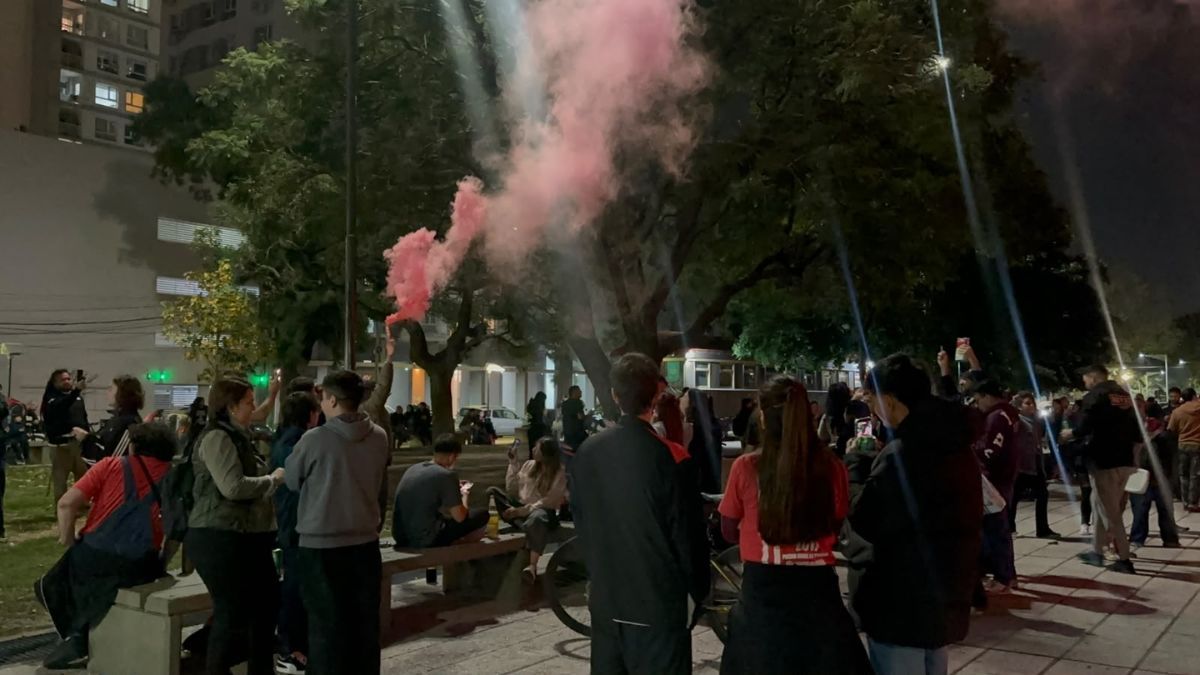 Santa Fe despidió al Indio Solari. El exlíder de Los Redondos murió este viernes 5 de junio. Santa Fe despidió al Indio Solari. El exlíder de Los Redondos murió este viernes 5 de junio.