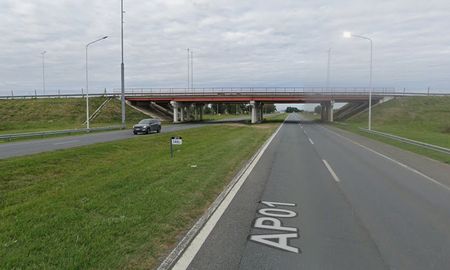 La obra abarcará el tramo de la autopista comprendido entre el puente de la Autovía 19 y el peaje. Foto: Google Maps. La obra abarcará el tramo de la autopista comprendido entre el puente de la Autovía 19 y el peaje. Foto: Google Maps.