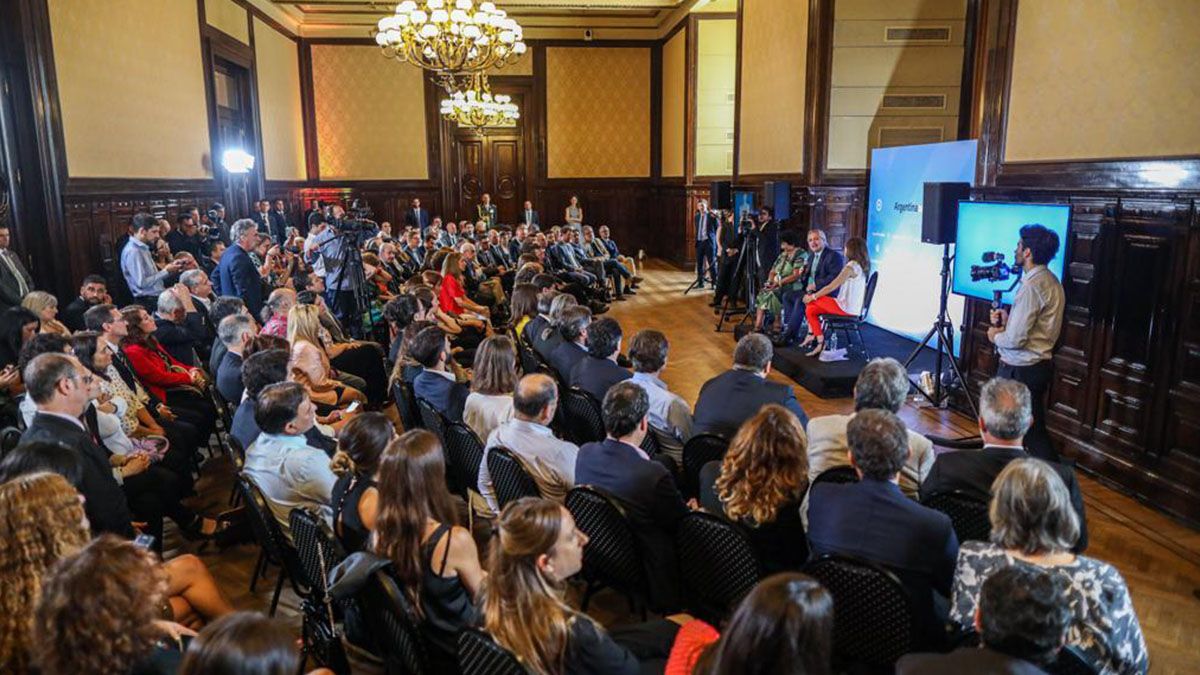 Alberto Fern&aacute;ndez particip&oacute; de la capacitaci&oacute;n junto a personal de su gabinete y luego pronunci&oacute; unas palabras.&nbsp;