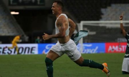 En una final muy traslúcida, Palmeiras tuvo el golpe de suerte y se consagró en la Copa Libertadores. En una final muy traslúcida, Palmeiras tuvo el golpe de suerte y se consagró en la Copa Libertadores.