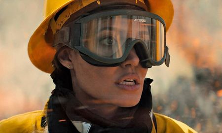 Angelina Jolie regresa al cine con Aquellos que desean mi muerte. Angelina Jolie regresa al cine con Aquellos que desean mi muerte.