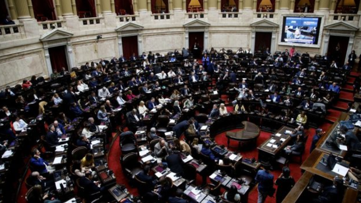 El oficialismo consiguió el quórum en Diputados para blindar el DNU del acuerdo con el FMI