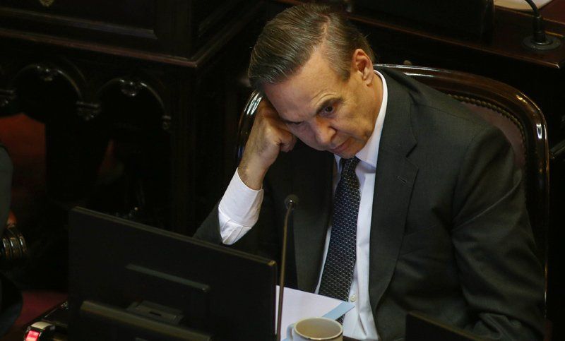 Dos senadores abandonaron el bloque de Miguel Ángel Pichetto