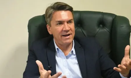 Leandro Zdero, gobernador electo de la provincia de Chaco por Juntos por el Cambio, denunció que recibió amenazas por parte de un familiar del Clan Sena. Leandro Zdero, gobernador electo de la provincia de Chaco por Juntos por el Cambio, denunció que recibió amenazas por parte de un familiar del Clan Sena.