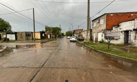 El joven de 21 años había sido baleado en la cabeza en Juan Larrea 1600 del barrio Coronel Dorrego. Murió este lunes en el hospital Cullen. El joven de 21 años había sido baleado en la cabeza en Juan Larrea 1600 del barrio Coronel Dorrego. Murió este lunes en el hospital Cullen.