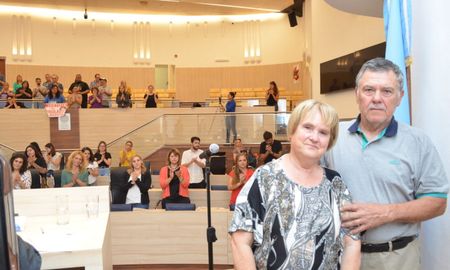 la madre y el padre de paula perassi fueron distinguidos en el concejo de rosario la madre y el padre de paula perassi fueron distinguidos en el concejo de rosario