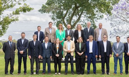 El gobernador electo de Santa Fe, Maximiliano Pullaro, acompañado por la vicegobernadora electa, Gisela Scaglia, encabezó este martes la primera reunión de trabajo de su futuro Gabinete El gobernador electo de Santa Fe, Maximiliano Pullaro, acompañado por la vicegobernadora electa, Gisela Scaglia, encabezó este martes la primera reunión de trabajo de su futuro Gabinete