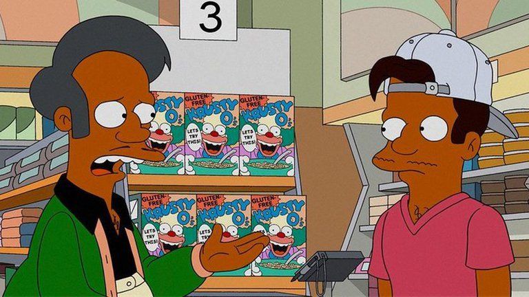 El año pasado, Los Simpson, que se encuentra actualmente en su temporada 32, anunció que dejaría de usar actores blancos para expresar personajes no blancos. 