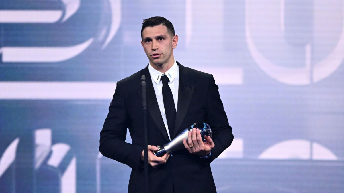 El Dibu Martínez ganó el premio The Best y es el mejor arquero del mundo