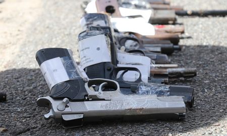 La policía de la provincia de Santa Fe detuvo a 26.745 personas y se secuestraron 2.409 armas de fuego en 2022. La policía de la provincia de Santa Fe detuvo a 26.745 personas y se secuestraron 2.409 armas de fuego en 2022.