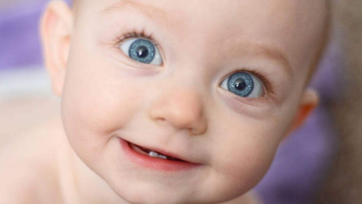 El color de ojos en los recién nacidos no es definitivo y puede modificarse durante el primer año de vida.