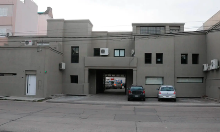 El empresario santafesino Nahuel Caputto estuvo a punto de alquilarles un edificio a los mismos fiscales que lo investigan por posibles delitos federales. El empresario santafesino Nahuel Caputto estuvo a punto de alquilarles un edificio a los mismos fiscales que lo investigan por posibles delitos federales.