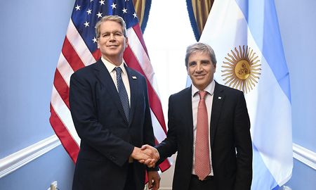 Scott Bessent y Luis Caputo. Scott Bessent y Luis Caputo.