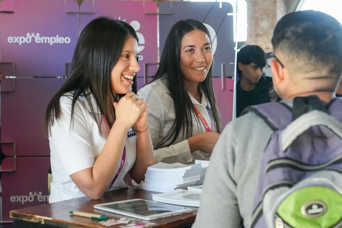 La segunda edición de Expo Empleo Santa Fe conectó a más de 5.000 personas con 140 empresas líderes. La segunda edición de Expo Empleo Santa Fe conectó a más de 5.000 personas con 140 empresas líderes.