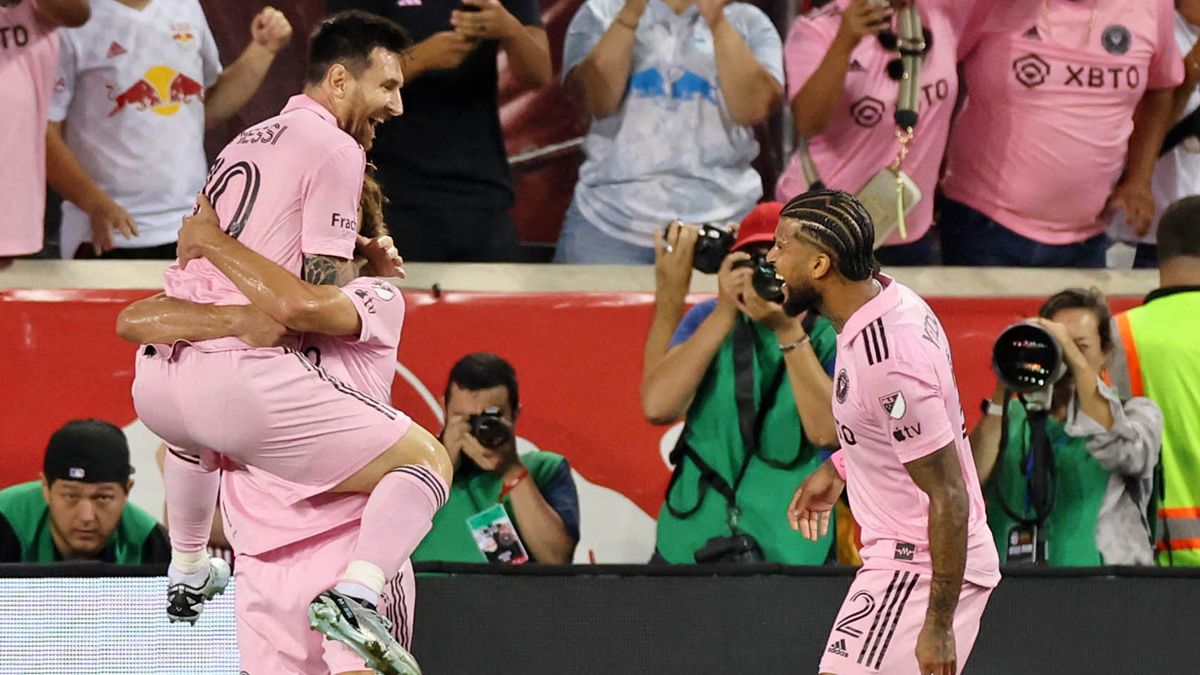 Con un golazo y triunfo del Inter Miami, Lionel Messi debutó en la MLS