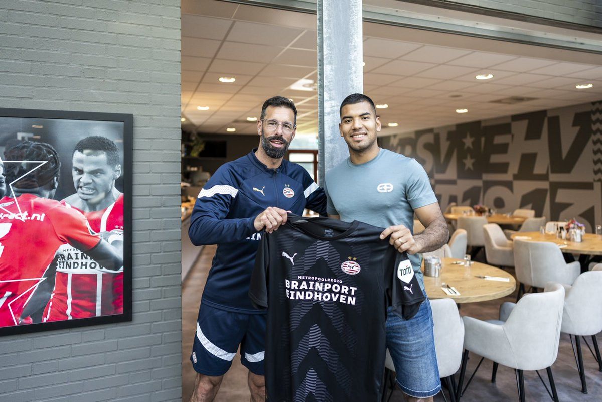 El arquero Walter Benítez fue presentado en Países Bajos como nuevo jugador del PSV