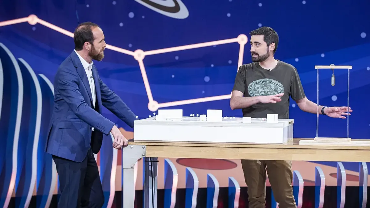 Nahum Méndez Chazarra en el programa de divulgación científica de más éxito en España, Órbita Laika. Nahum Méndez Chazarra en el programa de divulgación científica de más éxito en España, Órbita Laika.