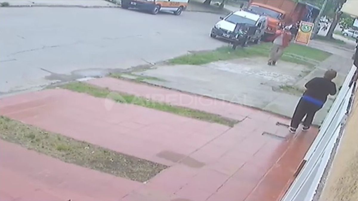 El accionar de Olivares quedó registrado por las cámaras de vigilancia de un domicilio particular