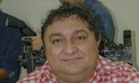 Denuncian que un concejal de Tartagal le sacó agua a los vecinos para llenar su pileta Denuncian que un concejal de Tartagal le sacó agua a los vecinos para llenar su pileta