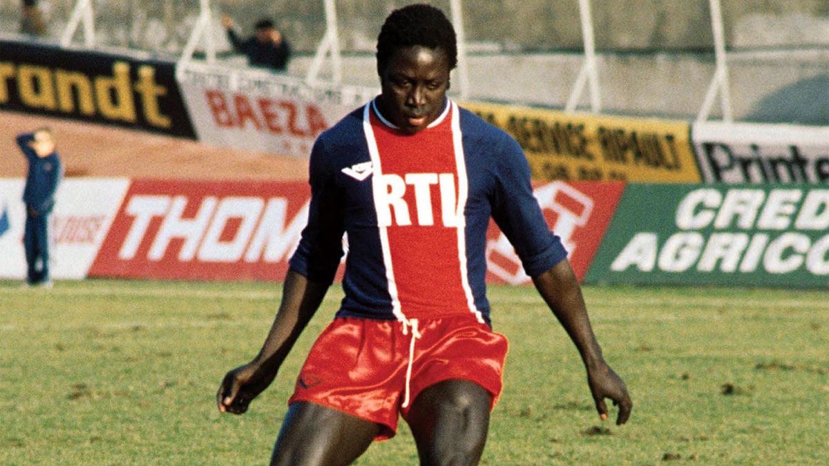 Jean-Pierre Adams fue compañero de Carlos Bianchi en el Paris Saint-Germain, donde jugó desde 1977 a 1979.