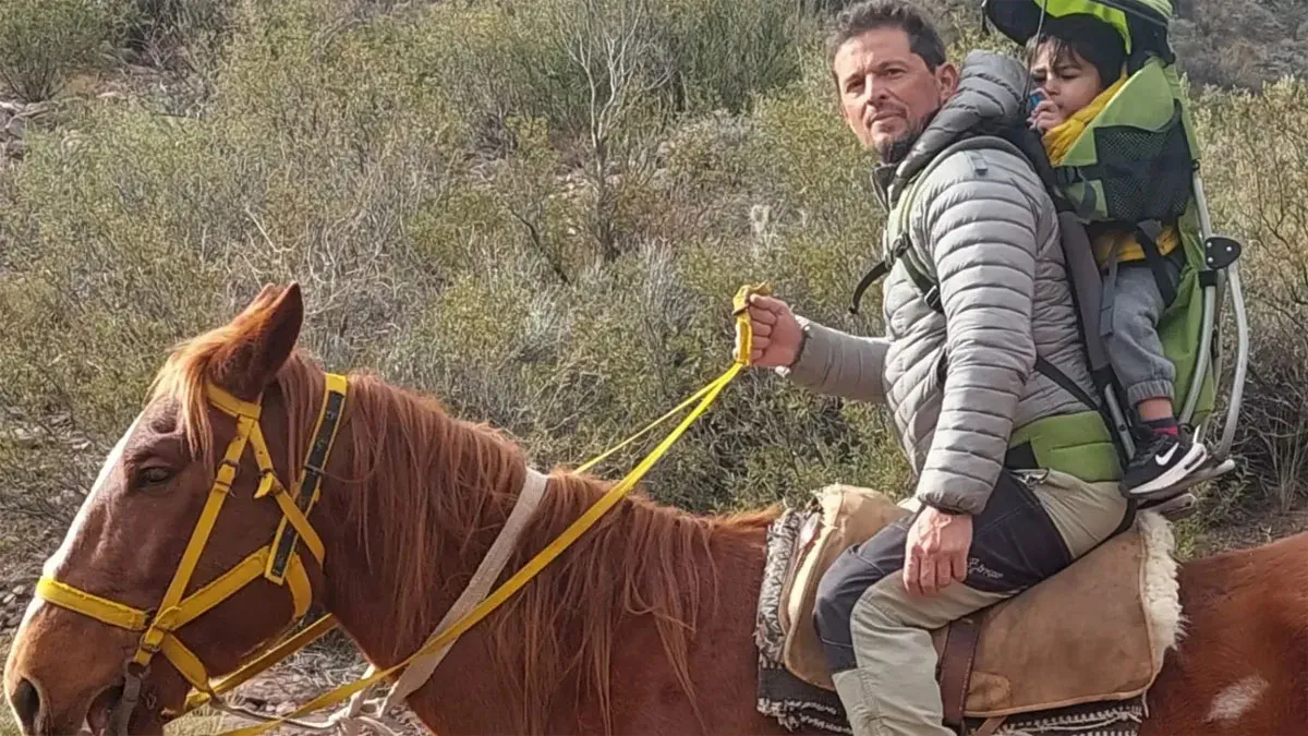 Nacho Lucero le enseña a su hijo el amor y pasión por la montaña. Nacho Lucero le enseña a su hijo el amor y pasión por la montaña.