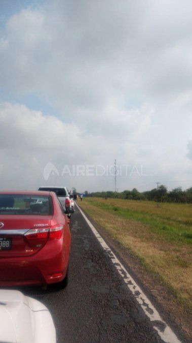 La ruta para ir a Paraguay est&aacute; repleta de autos de hinchas de Col&oacute;n que viajan a ver la final Sudamericana