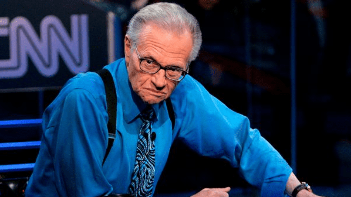 Larry King se encontraba internado con Covid-19