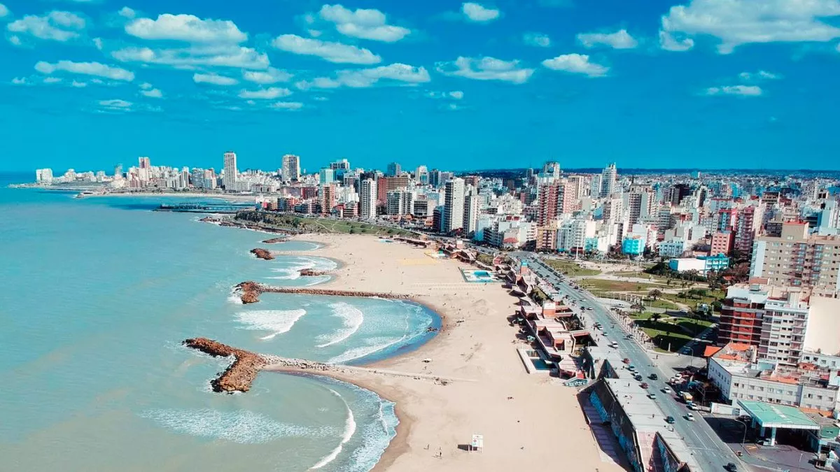 Cu&aacute;nto cuesta ir a Mar del Plata en carnaval