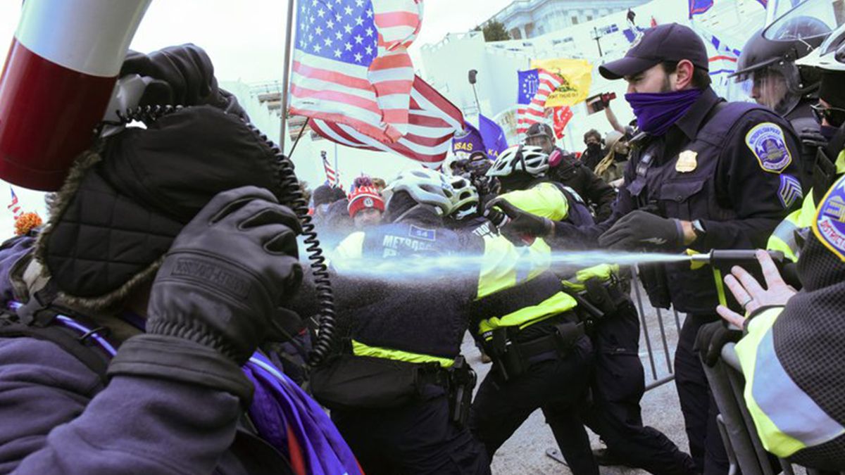 Los protagonistas son partidarios y seguidores que defienden la postura del actual mandatario que asegura que las elecciones presidenciales fueron fraudulentas y que fueron robadas al partido republicano.&nbsp;
