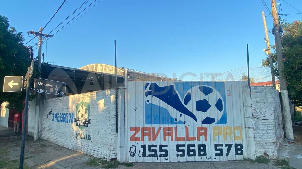 Los Bomberos Zapadores de la URI apagaron el incendio.