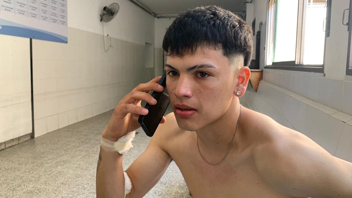 Axel tiene 21 años y recibió dos disparos en la Costanera.