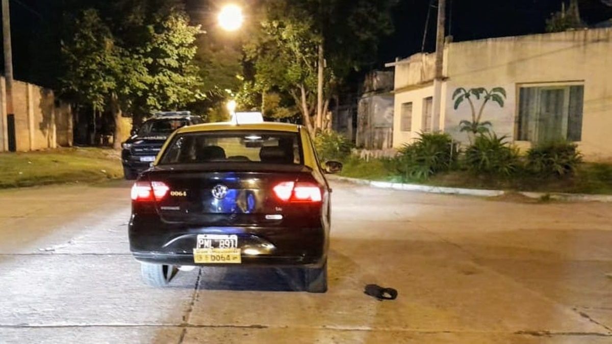 Detuvieron a un joven que sería el que pidió por WhatsApp el taxi en el segundo crimen en Rosario. Detuvieron a un joven que sería el que pidió por WhatsApp el taxi en el segundo crimen en Rosario.