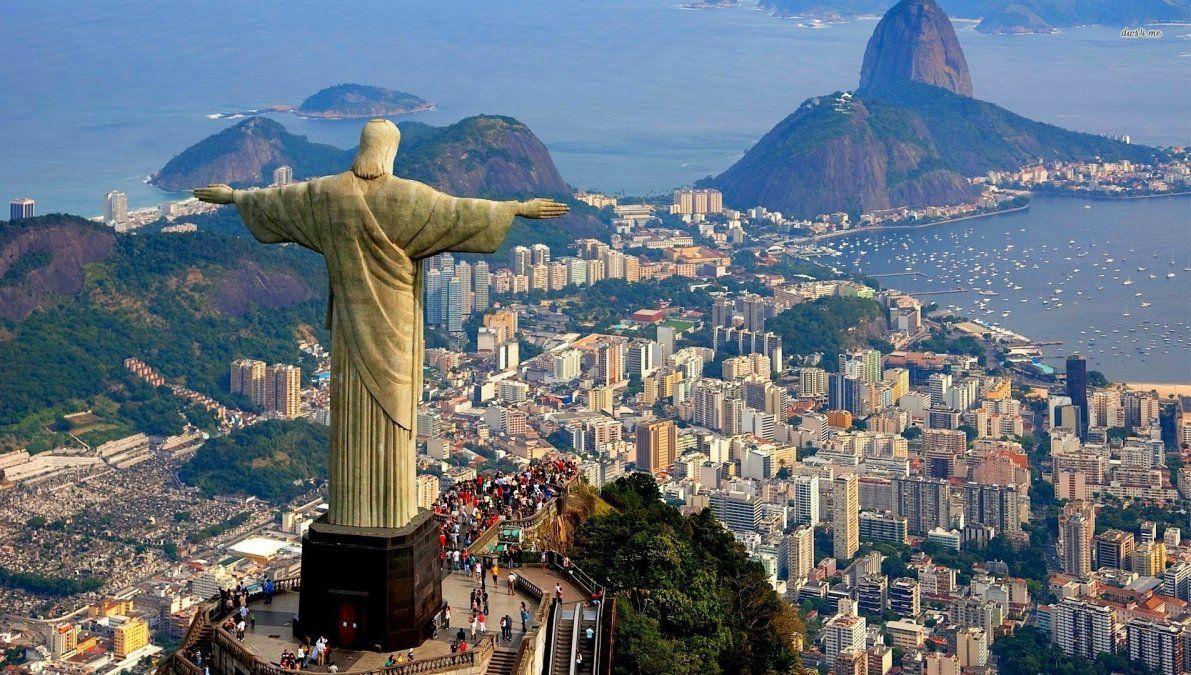 Río de Janeiro prohíbe ir a la playa y meterse al mar por los contagios de covid-19