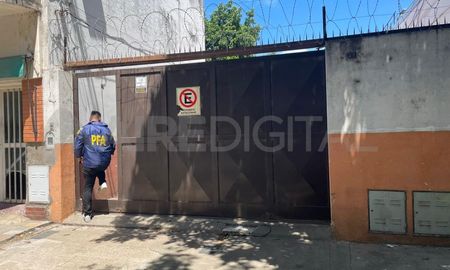 Policías de la PFA ingresaron en horas del mediodía a un depósito ubicado en Santiago del Estero al 3600. Policías de la PFA ingresaron en horas del mediodía a un depósito ubicado en Santiago del Estero al 3600.