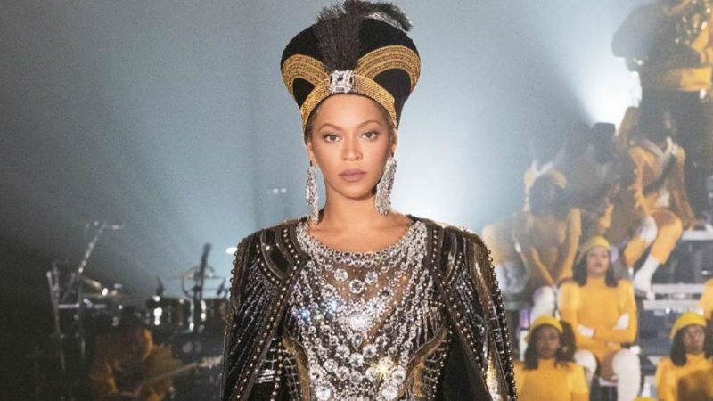 Beyoncé lanza un disco sorpresa y anuncia su documental en Netflix