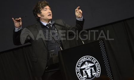“Seguro que la justicia evaluará este pedido positivamente. Los impuestos de los ciudadanos son para mejorar la vida de la población. No para privilegios de quienes no llevaron con austeridad la investidura”, agregó Milei. “Seguro que la justicia evaluará este pedido positivamente. Los impuestos de los ciudadanos son para mejorar la vida de la población. No para privilegios de quienes no llevaron con austeridad la investidura”, agregó Milei.