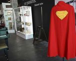 la capa de superman y la pipa de bilbo se subastaran en hollywood la capa de superman y la pipa de bilbo se subastaran en hollywood