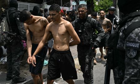 Más de 60 personas murieron y casi 100 fueron arrestados en Río de Janeiro. Más de 60 personas murieron y casi 100 fueron arrestados en Río de Janeiro.